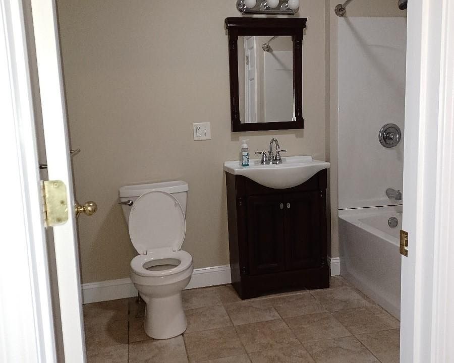 2nd image of 10 School St #4