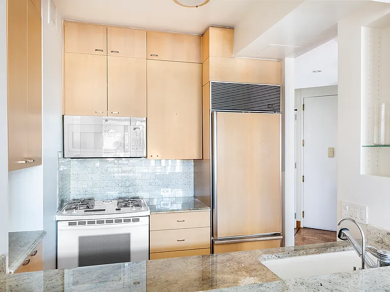 145 E 48th St #34D — Photo 7