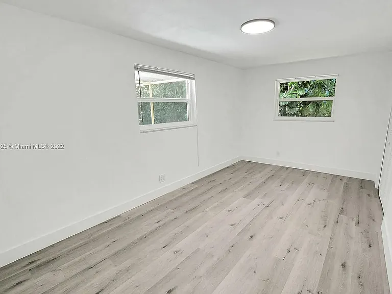 5300 SW 7th St — Photo 23