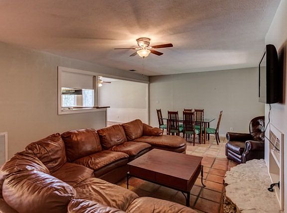 4th image of 1114 Monroe Dr