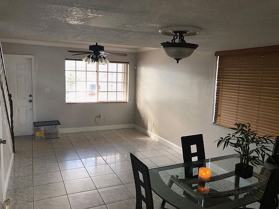 LIVING / DINING