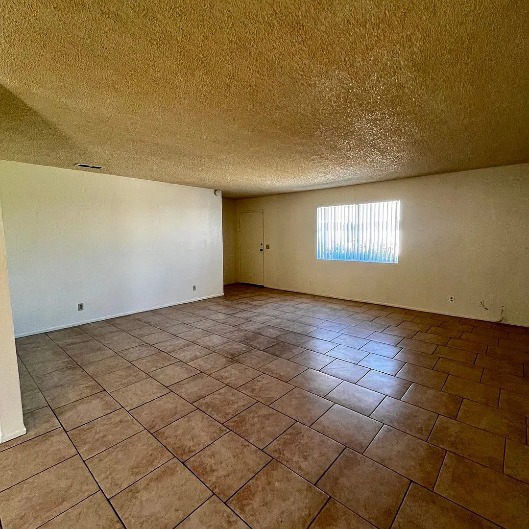 14015 Spruce St — Photo 4