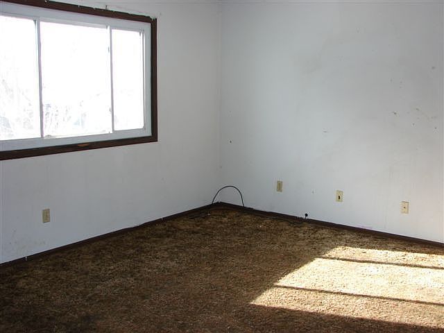 2nd image of 18 Rose Ct