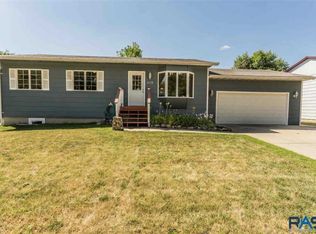 113 W Ponderosa Dr, Brandon, SD 57005