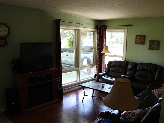 3rd image of 55428 Barksdale St