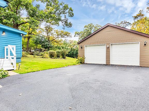 2nd image of 5011 Lakeview Dr