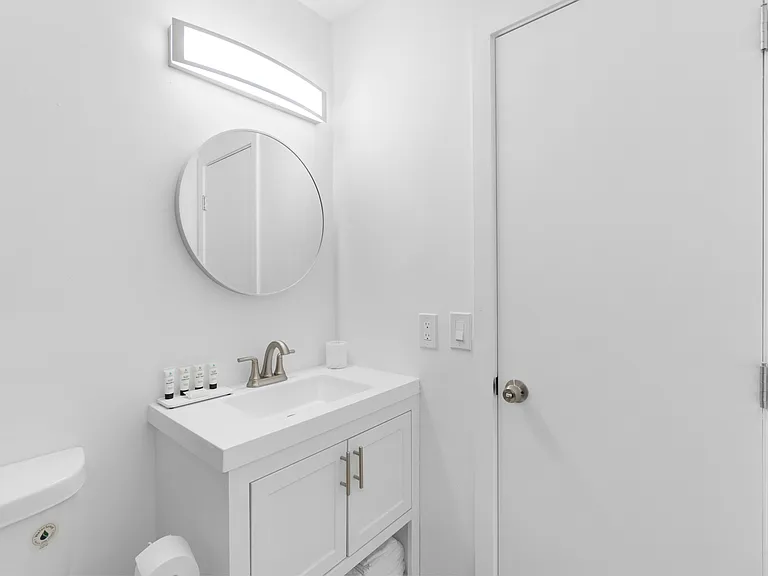 1428 NE 2nd Ave #1 — Photo 4