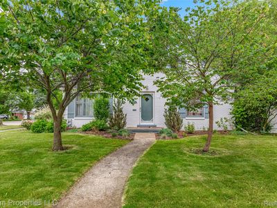 2205 Glenwood St, Trenton, MI, 48183