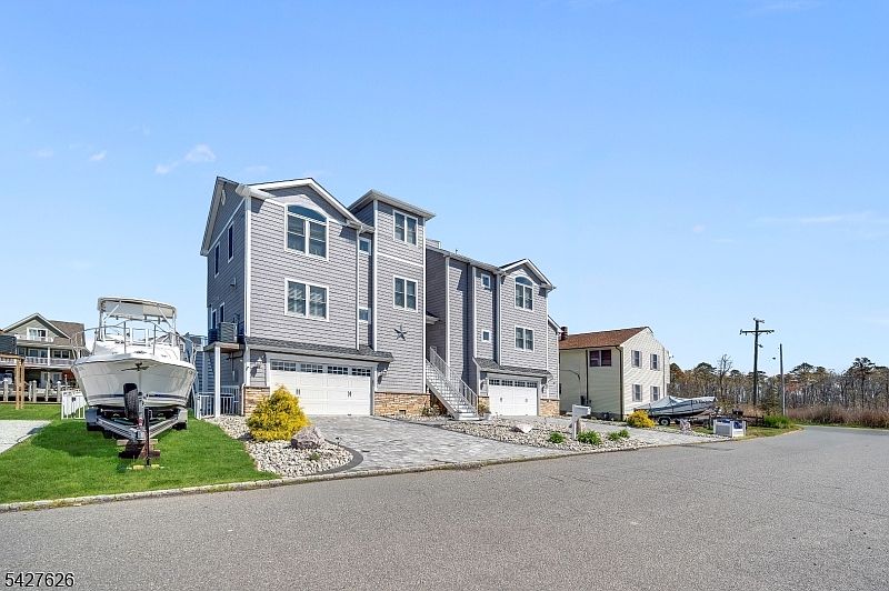 1st image of 6 Capstan Rd