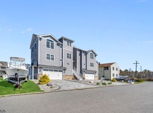 6 Capstan Rd, Waretown, NJ 08758