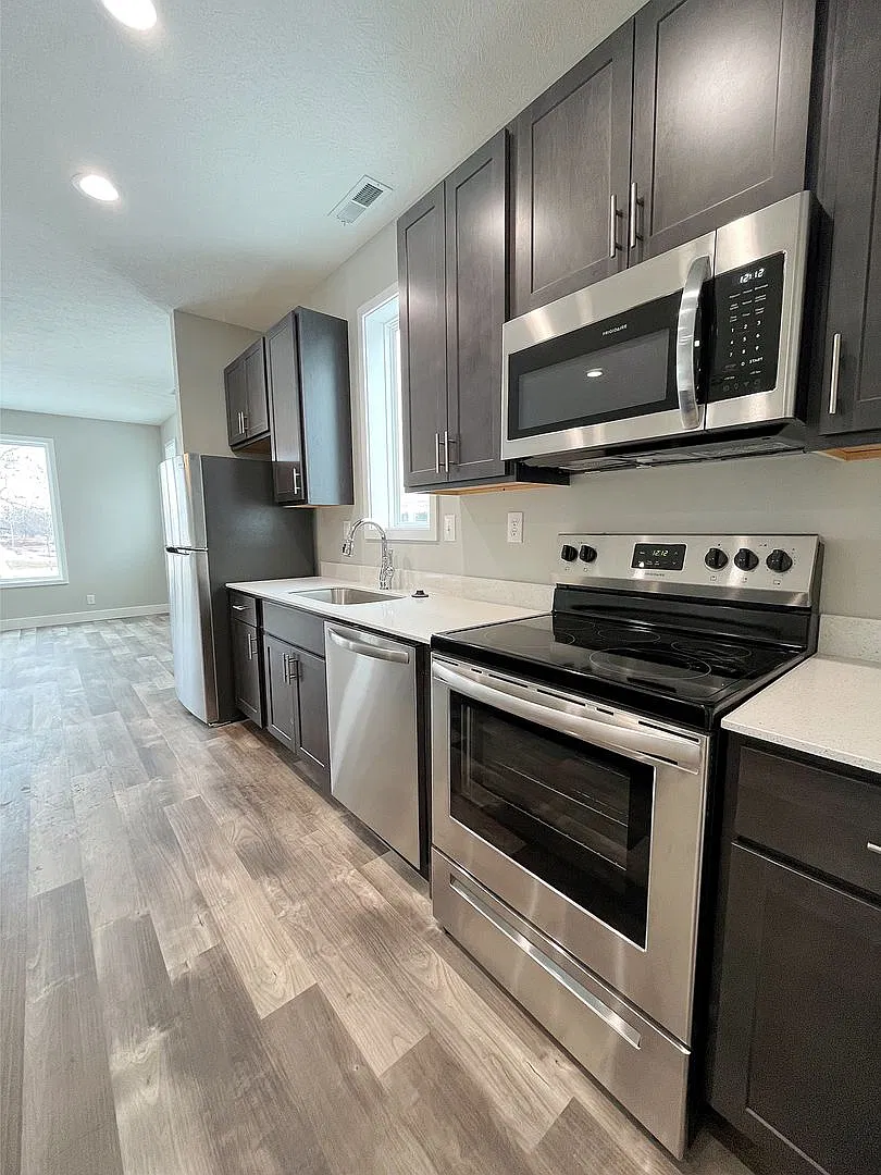 3 Bedroom 3 Bath Duplex! — Photo 4
