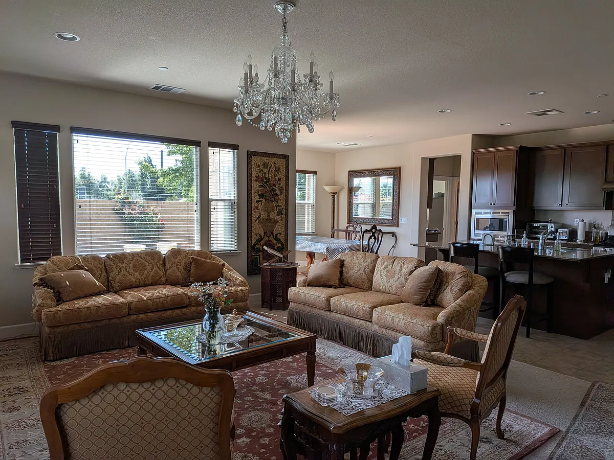 Great Room with Kitchen and Dining Area - 4500 Alta Terra Rd