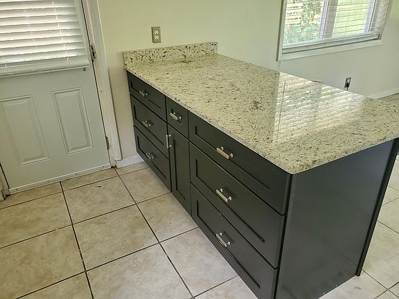 4th image of 732 Lownde Ave