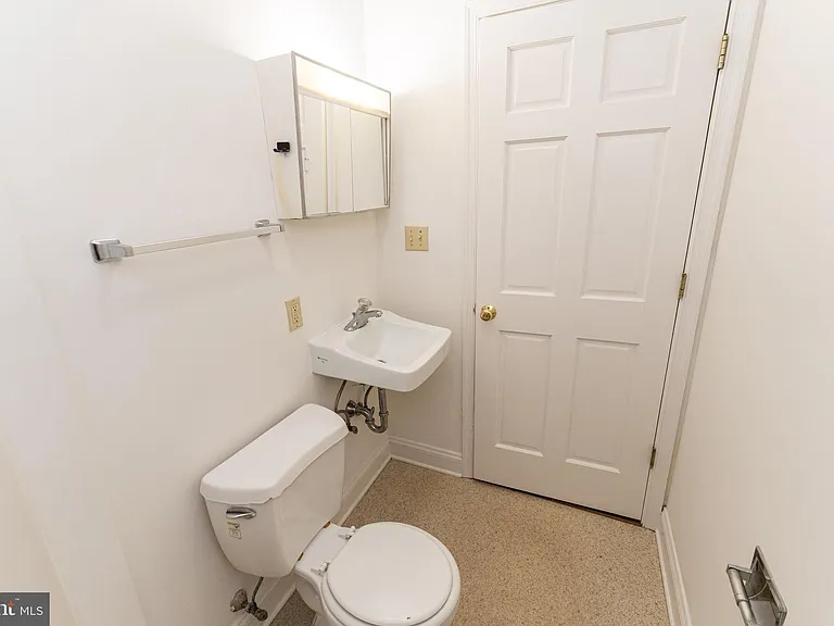 802 Travers St #4 — Photo 26