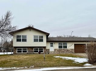 1580 W High St, Dickinson, ND 58601
