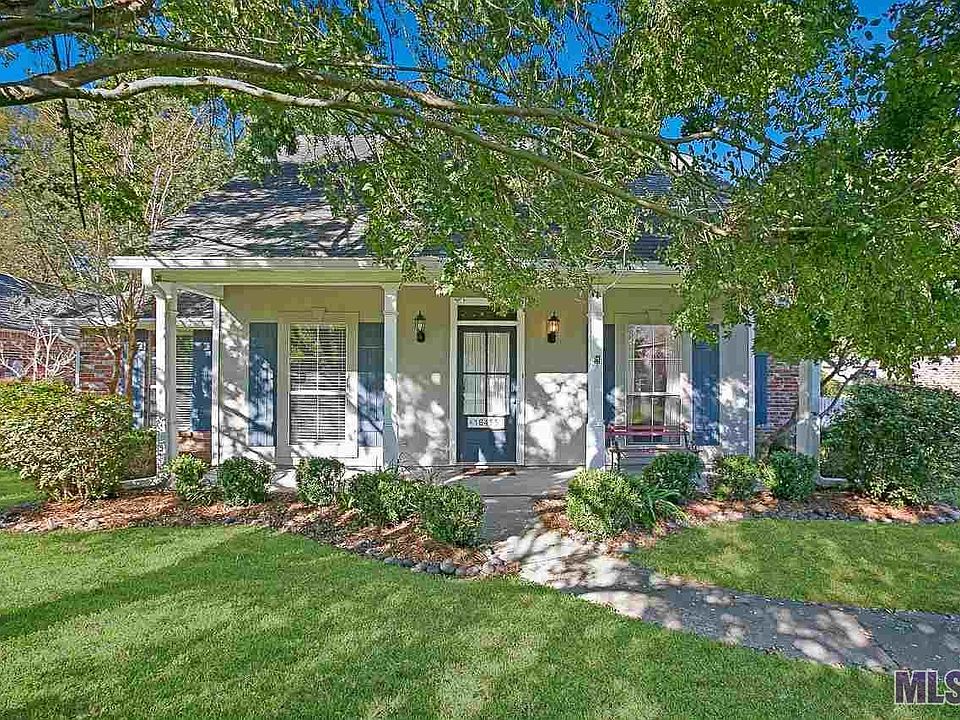 1st image of 16455 Jefferson Oaks Dr