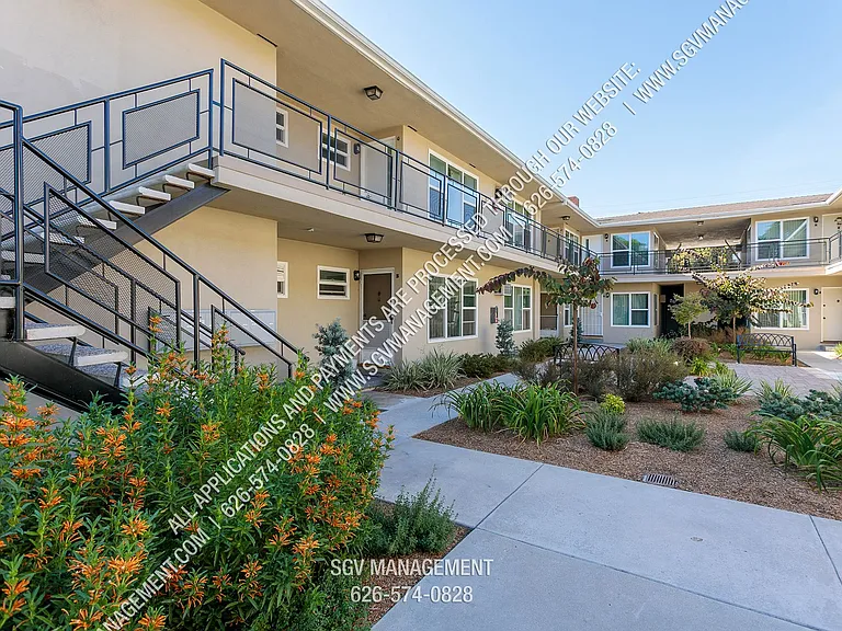 1001-1005 W Huntington Dr — Photo 1