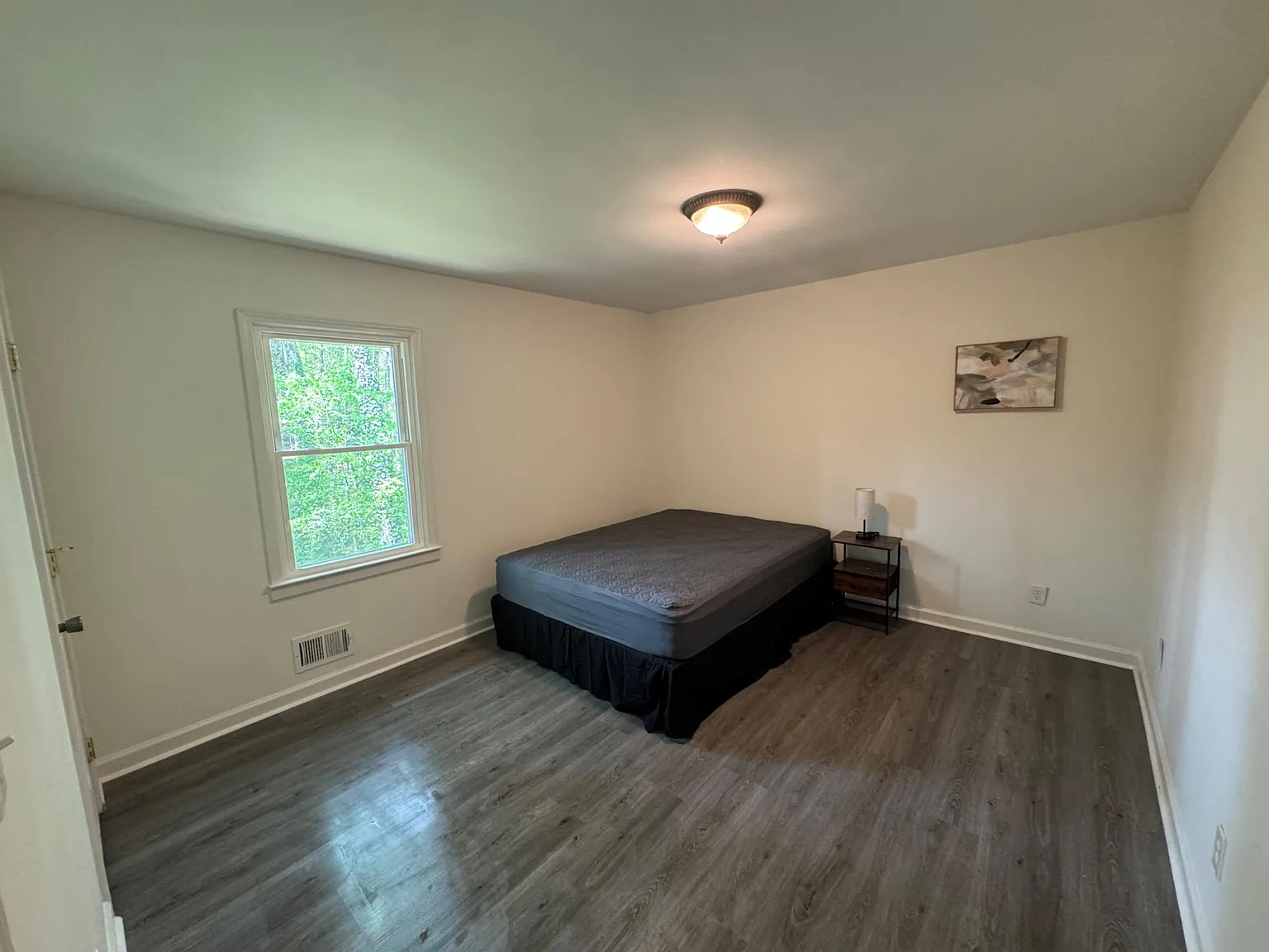 4 bed, 2.0 bath, 1776 sqft, $819 — Photo 1