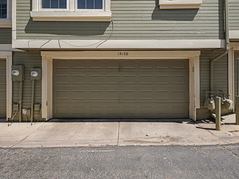 1915 S Hannibal St #D — Photo 16