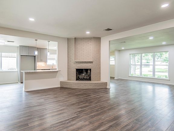2nd image of 3803 Plum Hollow Dr