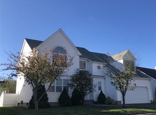 69 Greenview Ter, Middletown, CT 06457