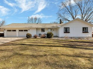 955 Mooers Ave SE, Cokato, MN 55321
