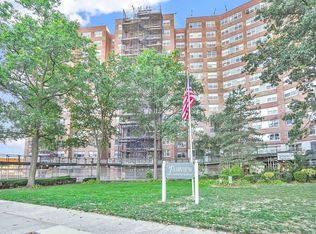 61-20 Grand Central Pkwy APT B605, Forest Hills, NY 11375
