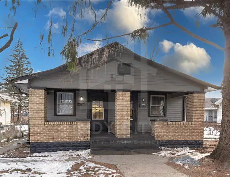 3209 W 10th St photo 1