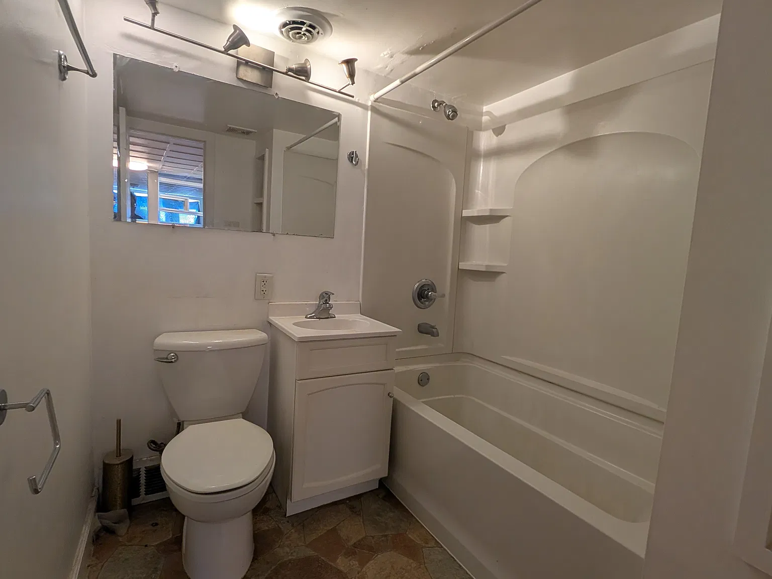 2 bed, 680 sqft, $1,800 — Photo 4