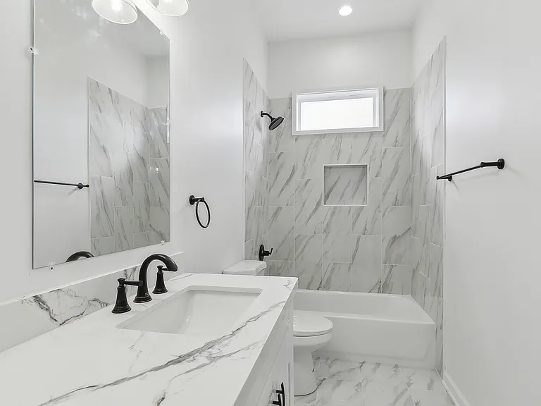 1504-06 Touro St — Photo 10