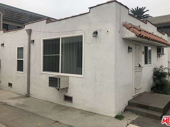 3rd image of 1415 Centinela Ave
