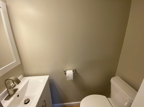10 Meadow Hills Ln, Fremont, MI 49412