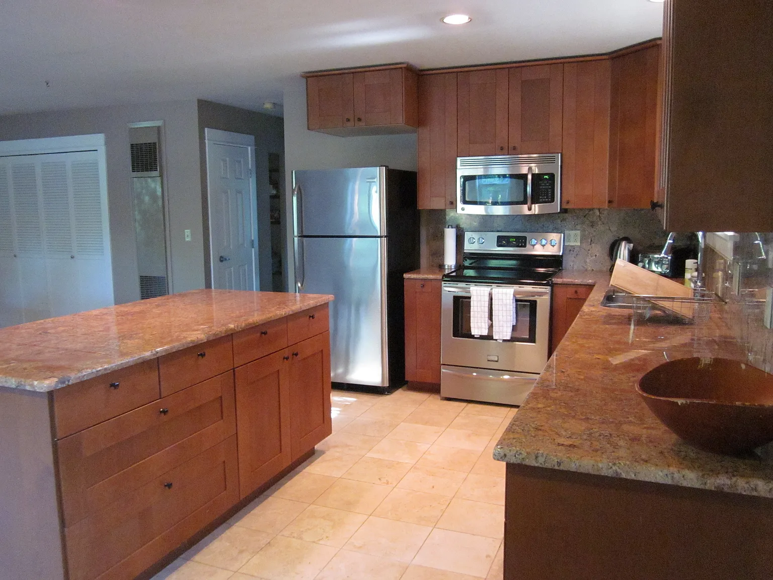 2 bed, 900 sqft, $2,050 — Photo 4