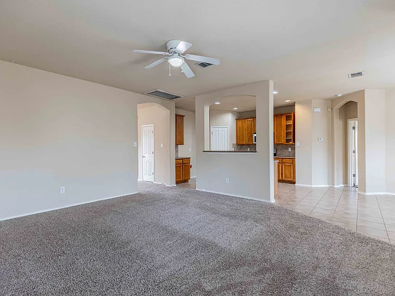 906 Ashbury Blf — Photo 11