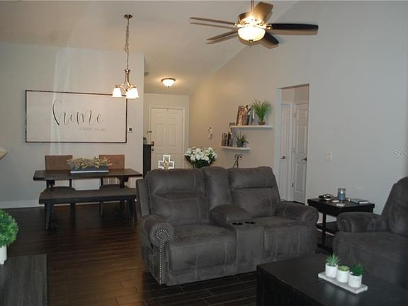 3rd image of 2031 Sarah Louise Dr