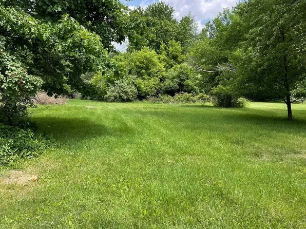 5198 Stroebel Rd, Saginaw, MI 48609