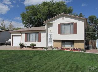 97 Bridle Trl, Pueblo, CO 81005