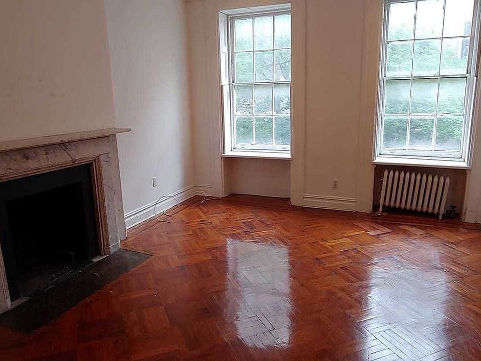 1st image of 120 Waverly Pl #F3