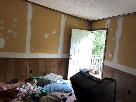 4th image of 1390 Mobley Ln