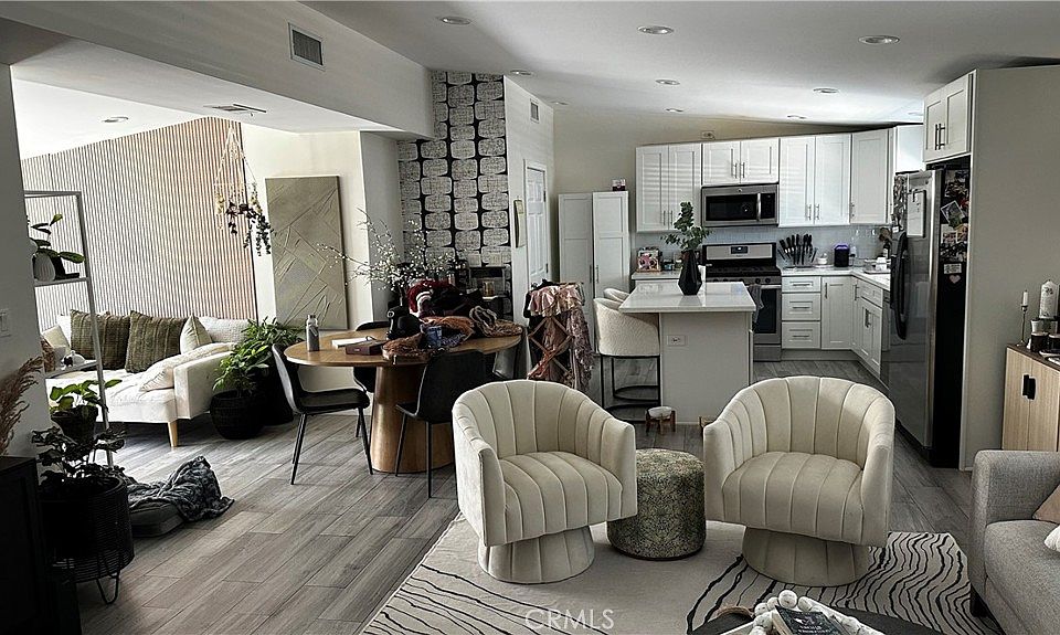 1st image of 7833 Bothwell Rd
