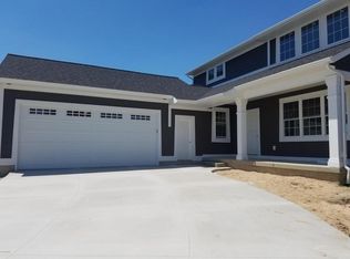 5657 Rodney Dr SW, Wyoming, MI