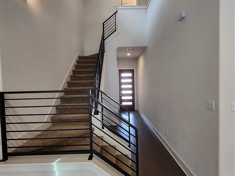 900 Old Mill Rd #28 — Photo 4