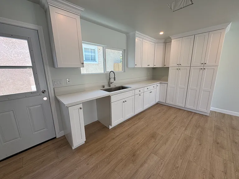 11313 Groveside Ave — Photo 3