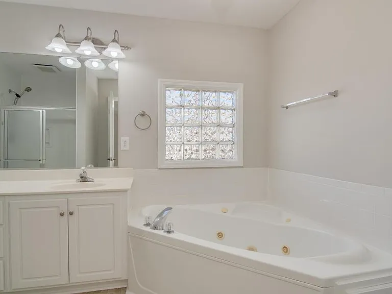 2525 Commons Trce — Photo 20