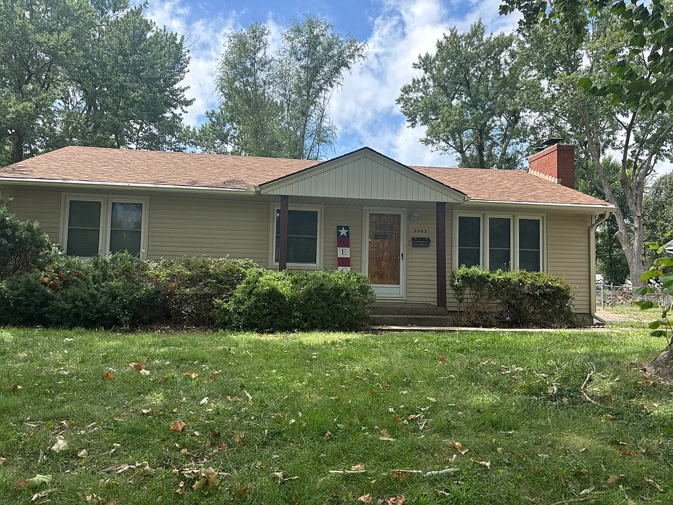 2005 SW Moundview Dr