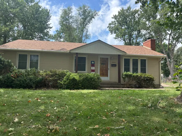 2005 SW Moundview Dr, Topeka, KS 66604