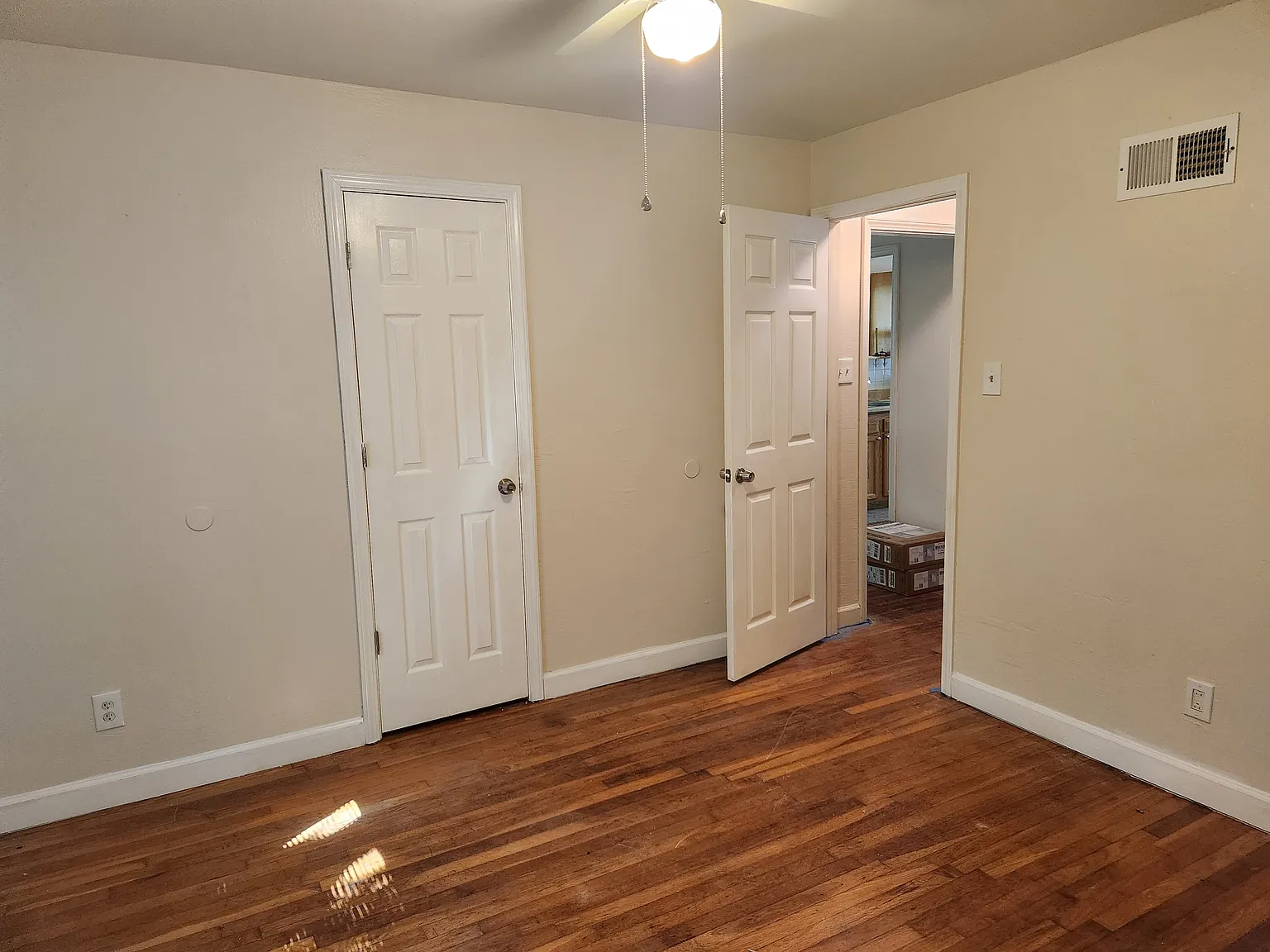 3 bed, 1.5 bath, 956 sqft, $1,400 — Photo 4