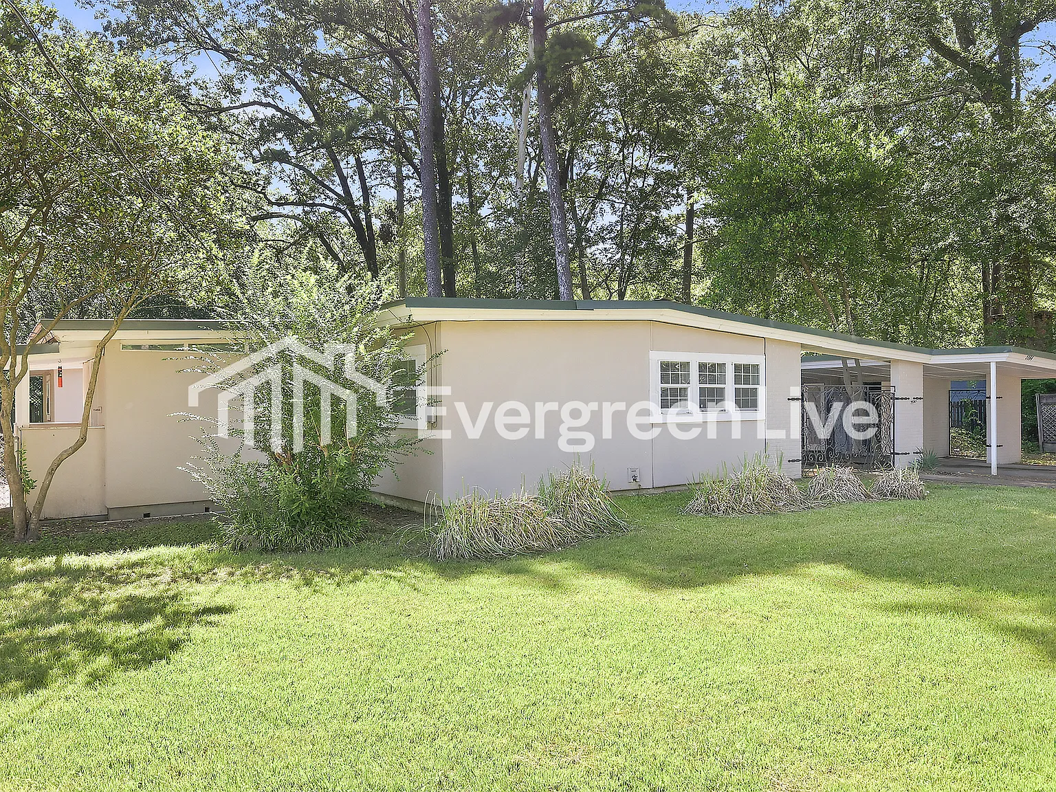 3 bed, 2.0 bath, 1857 sqft, $1,545 — Photo 2