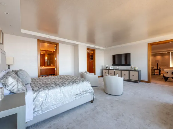 100 Riverside Boulevard image 8 of 15