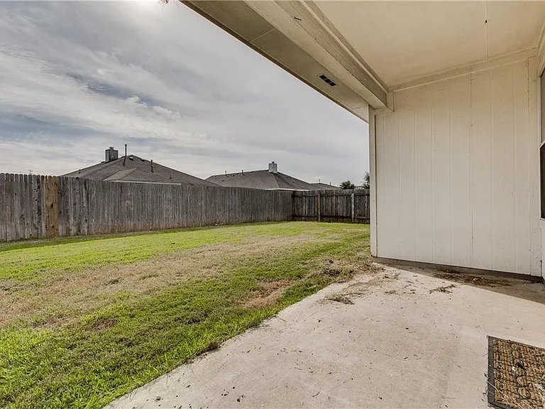 602 Golden Gate Dr — Photo 22